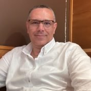 Aly, 51 سنةUdine, إيطاليا